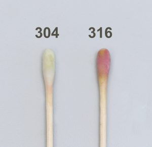 Voorbeeld van de testresultaten van een 304 en een 316 metaal Voorbeeld van de testresultaten van een 304 en een 316 metaal